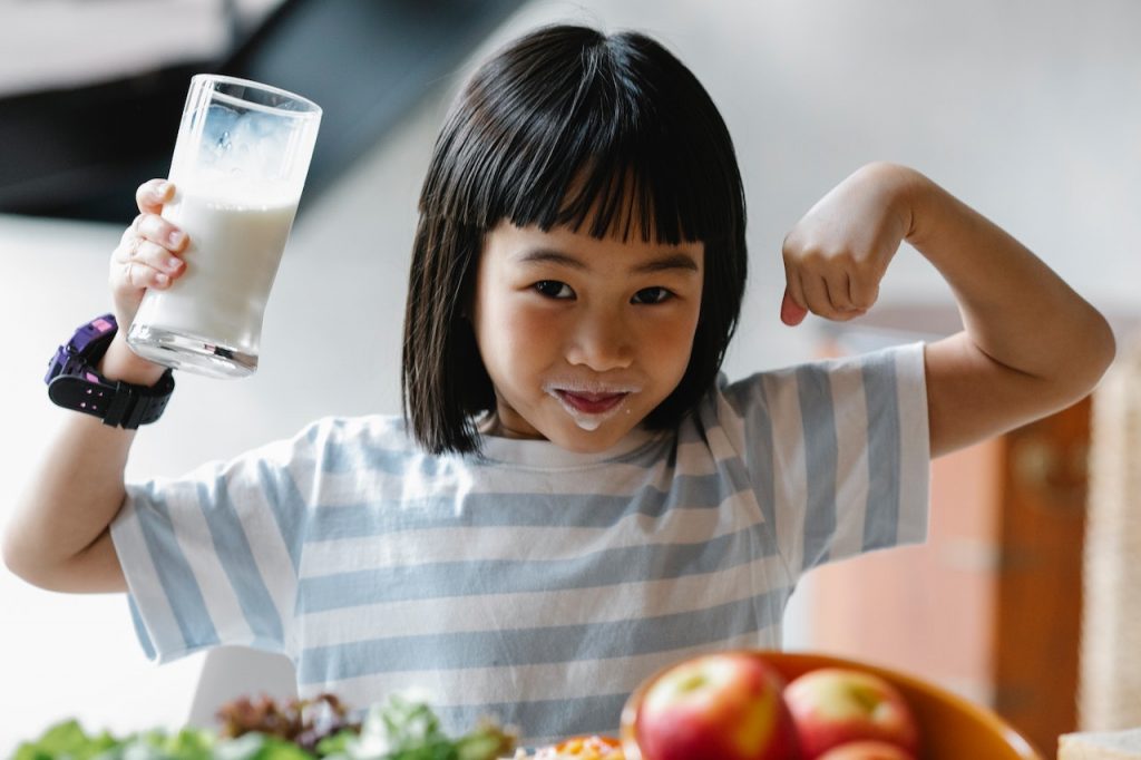 Zdrowe śniadanie dla dziecka – co powinno zawierać?